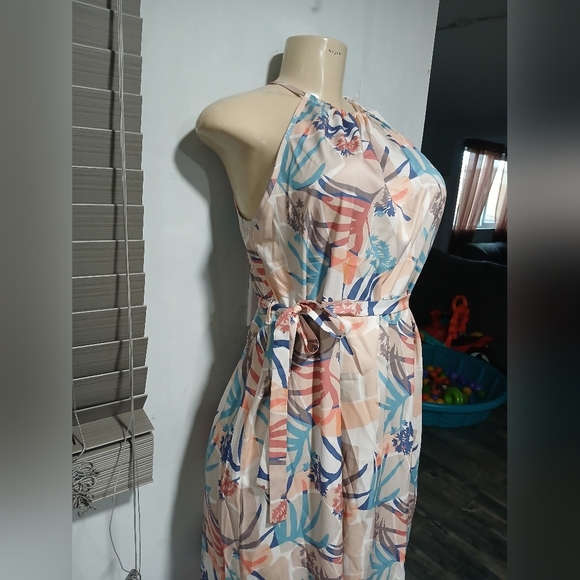 Tropical Print Halter Midi Dress - Picture 2 of 8